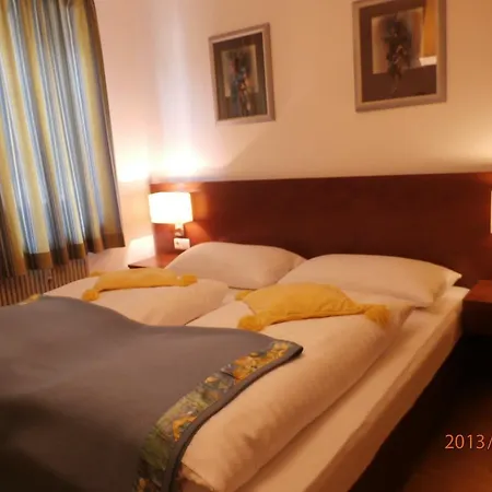 Haus Hollbacher Apartment